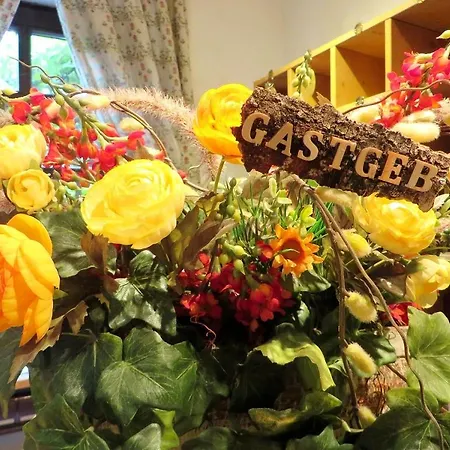 Gastgeb 2* Essen